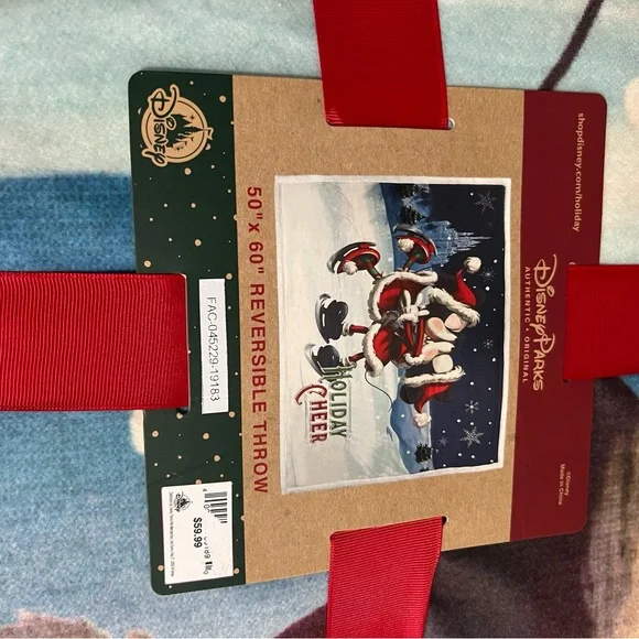 NEW Disney Holiday Throw Blanket Mickey and Minnie Holiday Cheer - Picture 3 of 4